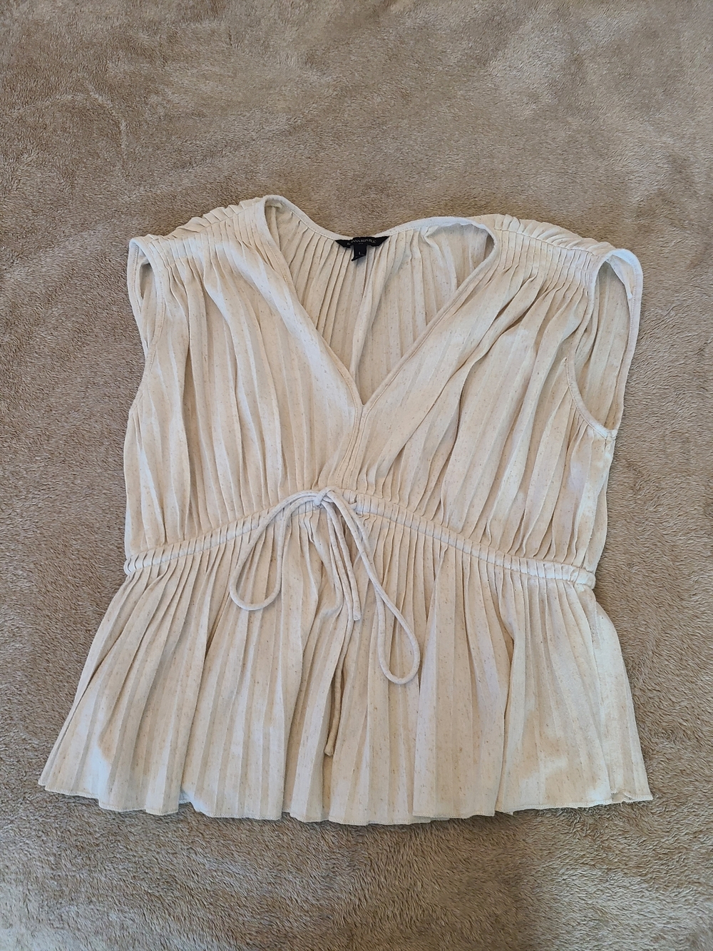 Banana Republic Cream Pleated V-Neck Tie-Waist Blouse